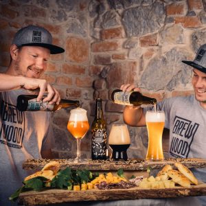 BREWWOOD Craft pivo Vodena degustacija s pivovarjem Kocevje | Coupon for tasting and brewery tour Tour and tasting at BREWWOOD Brewwery